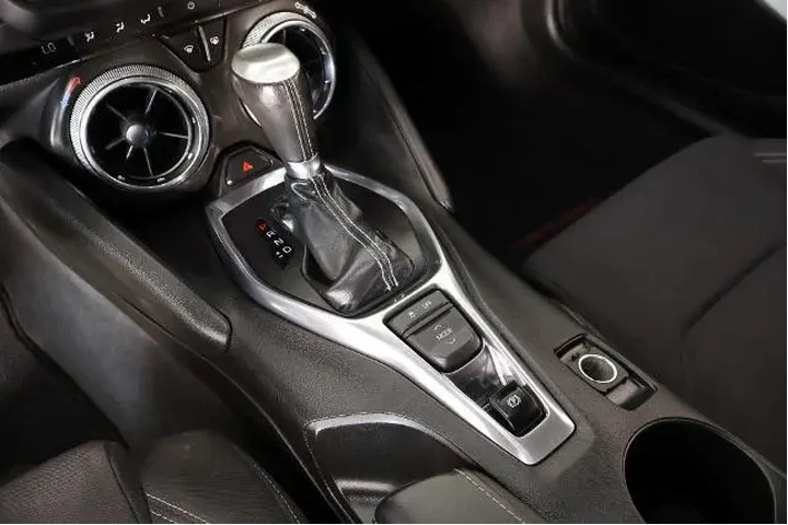 $16327 : Chevrolet Camaro 2018 LT 2dr image 7