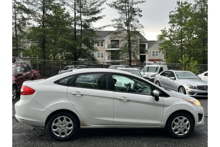 $6990 : 2013 Fiesta S image 9