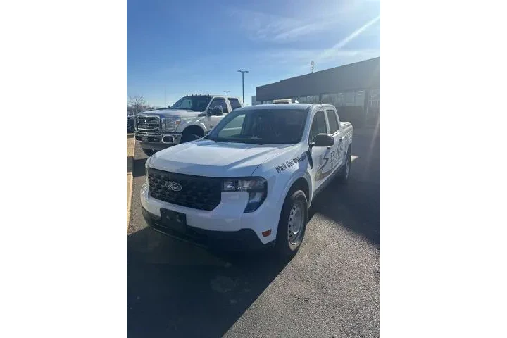 $29995 : Ford Maverick 2025 AWD XL 4d image 2