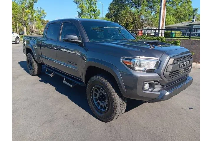 $35995 : Toyota Tacoma 2021 4x4 TRD S image 1