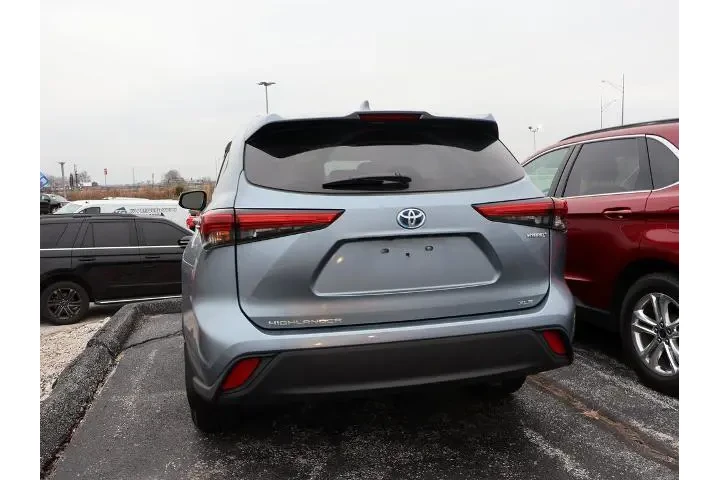 $31802 : Toyota Highlander Hybrid 202 image 6