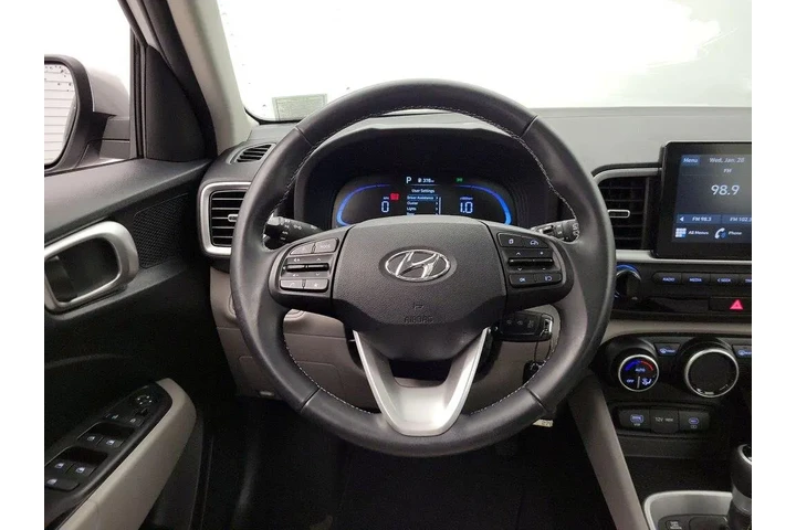 $19998 : Hyundai VENUE 2023 SEL 4dr C image 10