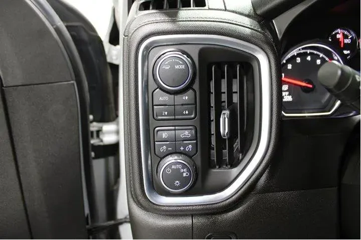 $37982 : Chevrolet Silverado 1500 202 image 9