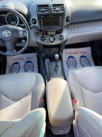 $10900 : 2011 TOYOTA RAV42011 TOYOTA R image 9