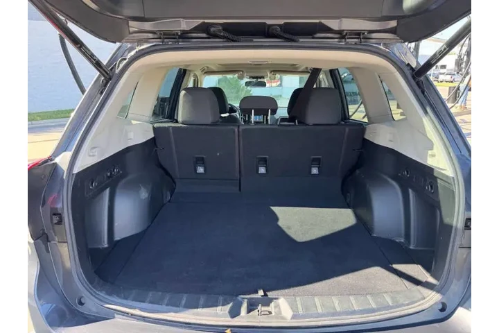 $19600 : 2021 Forester Premium image 7