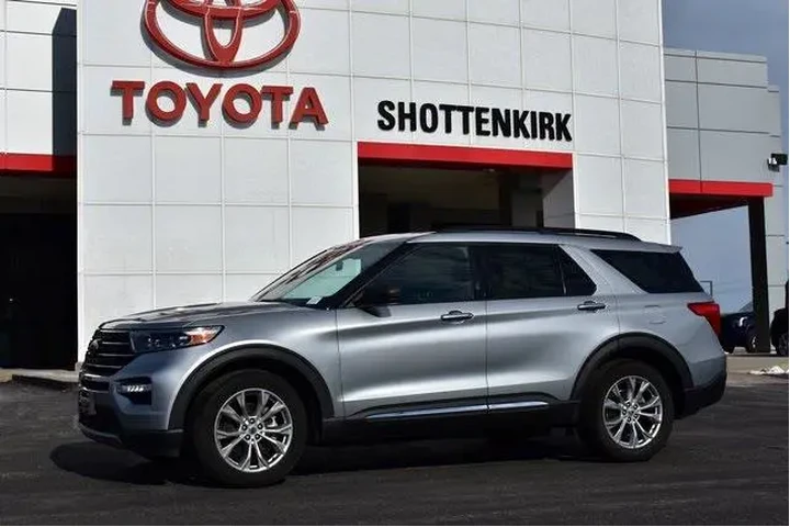 $24856 : Ford Explorer 2020 AWD XLT 4 image 1