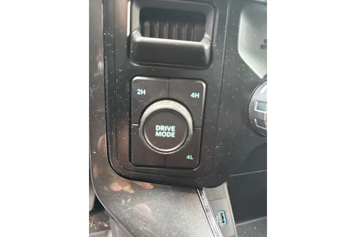 $39577 : Ford F-150 2023 4x4 XLT 4dr image 5