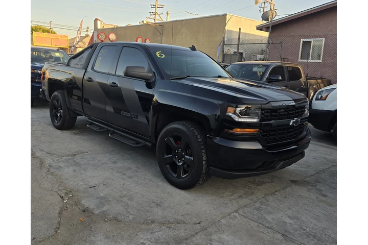 $26900 : 2018 chevy silverado special image 1