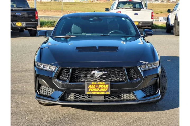 $40000 : Ford Mustang 2024 GT 2dr Fas image 2