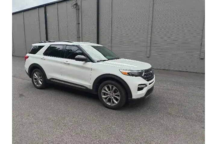 $29990 : Ford Explorer 2023 XLT 4dr S image 1