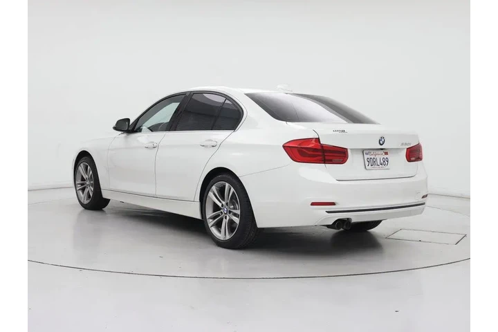 $18998 : BMW 3 Series 2018 330i 4dr S image 2