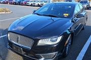PRE-OWNED 2017 LINCOLN MKZ SE