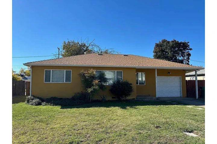 $900 : hardwood Single Family Home image 1