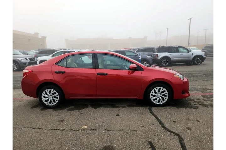 $17998 : Toyota Corolla 2019 LE 4dr S image 4