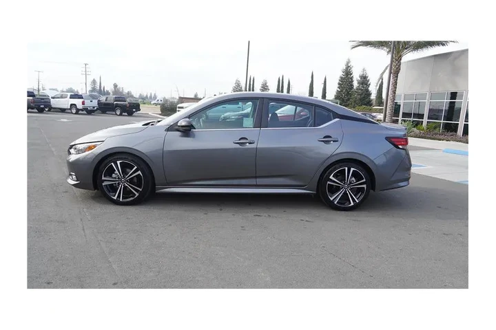 $17984 : 2021 Sentra SR image 9