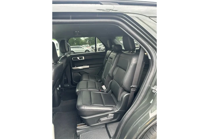 $30995 : Ford Explorer 2022 AWD XLT 4 image 2