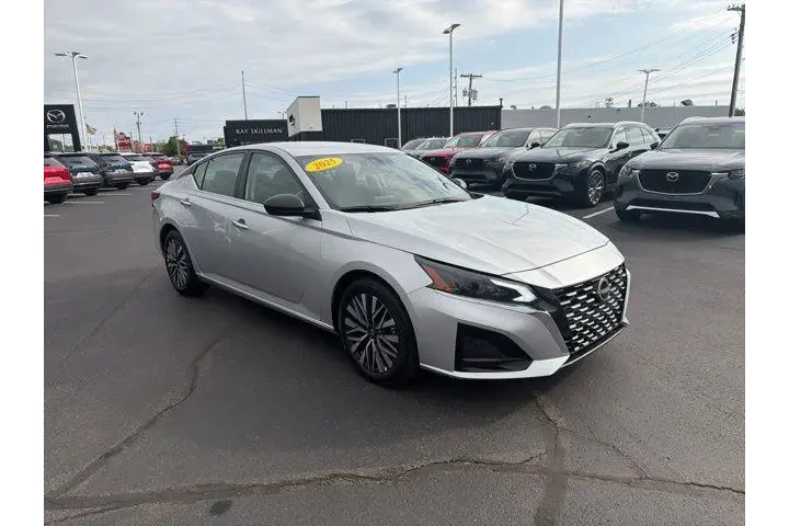 $23980 : Nissan Altima 2025 2.5 SV 4d image 1