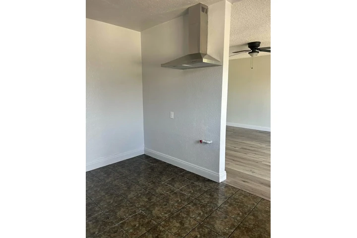 $2400 : Apartamento en renta image 2