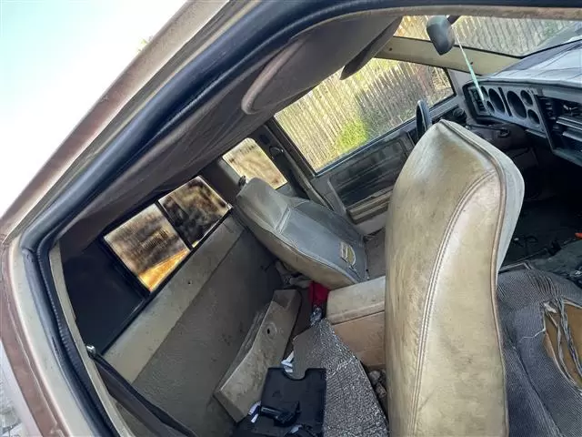 $1100 : GMC Sierra s-15 image 10