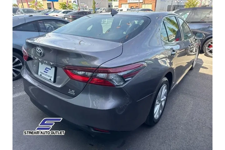 $21990 : Toyota Camry 2024 AWD LE 4dr image 8
