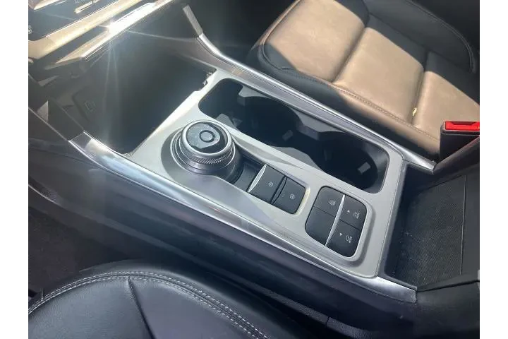 $27370 : Ford Explorer 2023 XLT 4dr S image 8