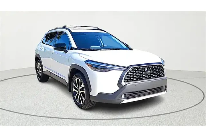 $29787 : Toyota Corolla Cross 2025 XL image 1