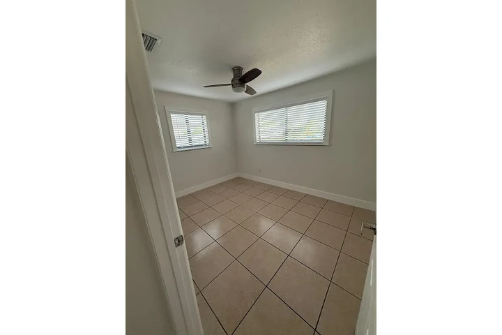 $2000 : Beautiful 3 bedroom, 2 baths s image 2