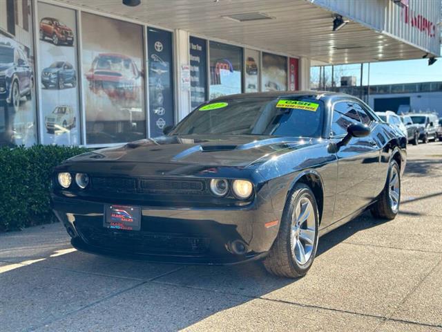 $12900 : 2017 Challenger SXT image 6