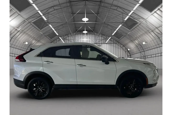 $17995 : Mitsubishi Eclipse Cross 202 image 2