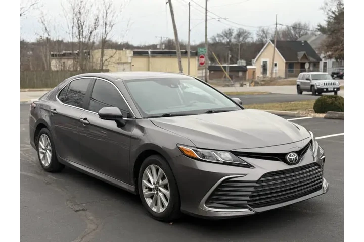 $14999 : 2021 Camry LE image 3