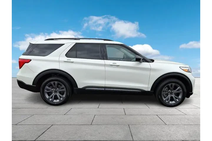 $33697 : Ford Explorer 2023 AWD XLT 4 image 7