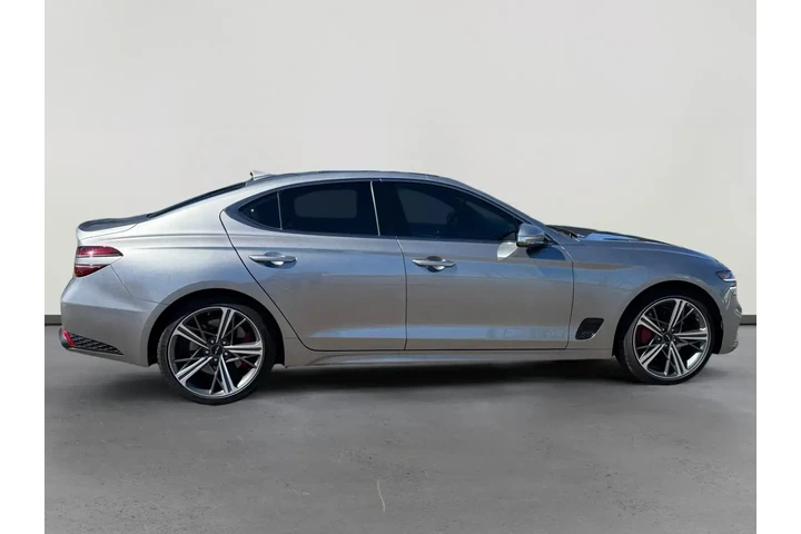 Genesis G70 2025 3.3T Sport image 6