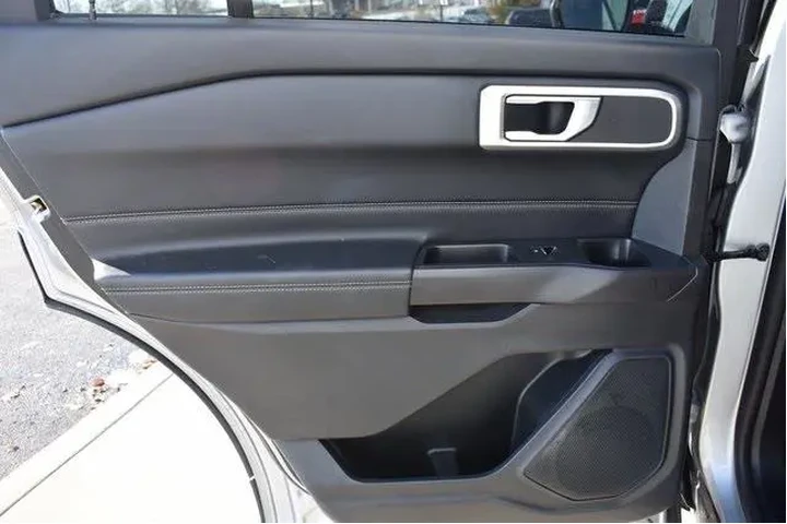 $24856 : Ford Explorer 2020 AWD XLT 4 image 10