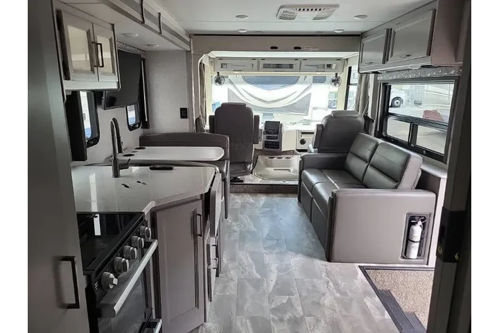 $114999 : 2023 Thor Motor Coach Windspo image 10