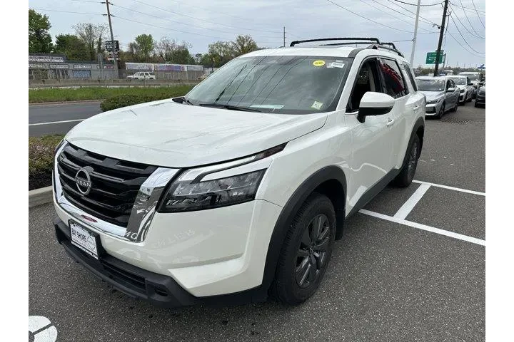 $27773 : Nissan Pathfinder 2024 AWD S image 8
