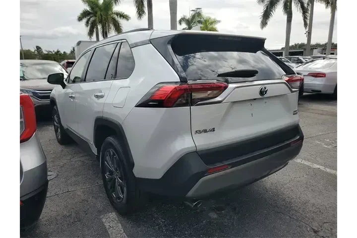$34990 : Toyota RAV4 Hybrid 2024 AWD image 4