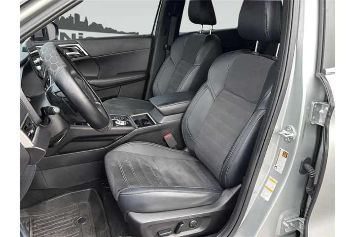 $25977 : Mitsubishi Outlander 2024 AW image 9