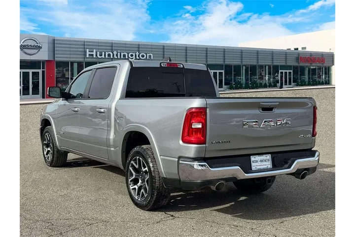 $38456 : Ram 1500 2025 4x4 Laramie 4d image 6