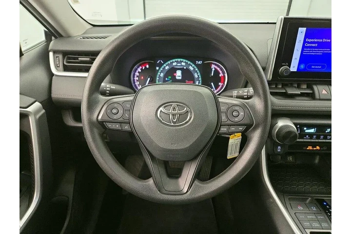 $26998 : Toyota RAV4 2024 AWD LE 4dr image 9