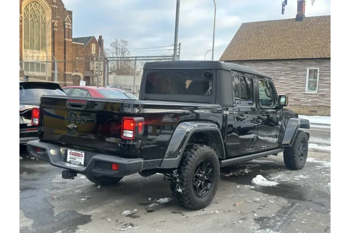 2022 Gladiator Willys image 8