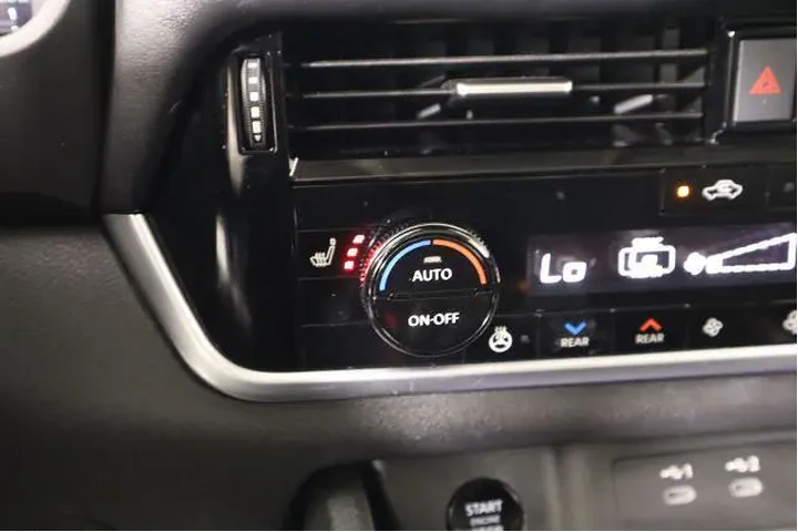 $31525 : Nissan Rogue 2025 AWD SL 4dr image 8