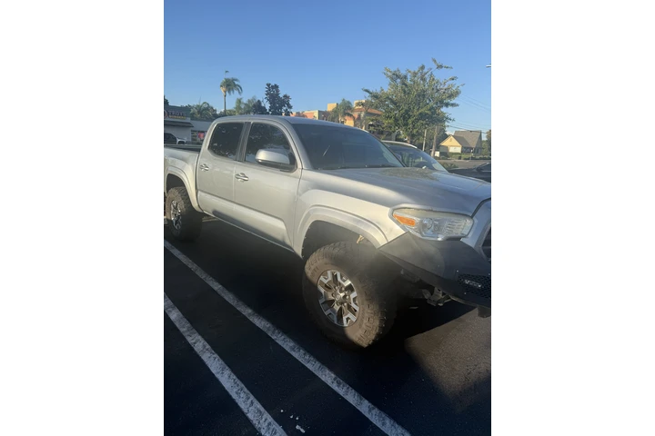 $18000 : Toyota tacoma image 1