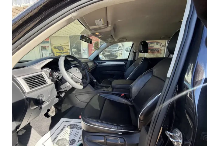 $18999 : 2018 Atlas V6 S image 9