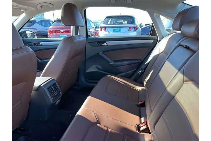 $18959 : Volkswagen Passat 2022 SE 4d image 9