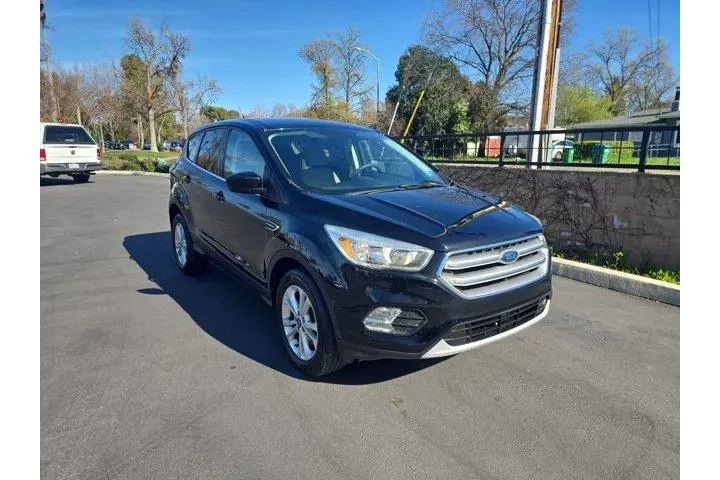 $13995 : Ford Escape 2017 AWD SE 4dr image 1