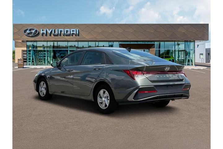 $18802 : Hyundai ELANTRA 2024 SE 4dr image 5
