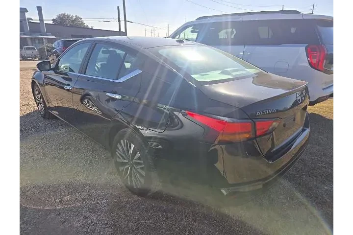 $18747 : Nissan Altima 2025 2.5 SV 4d image 2