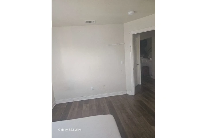 $1000 : cuarto disponible para la rent image 3