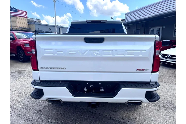 2021 Silverado 1500 RST image 4