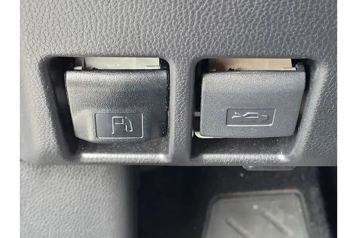 $29850 : Toyota RAV4 2024 AWD XLE 4dr image 9